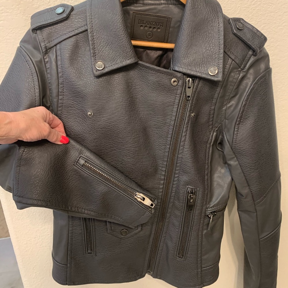 Women’s jacket - Picture 1 of 6